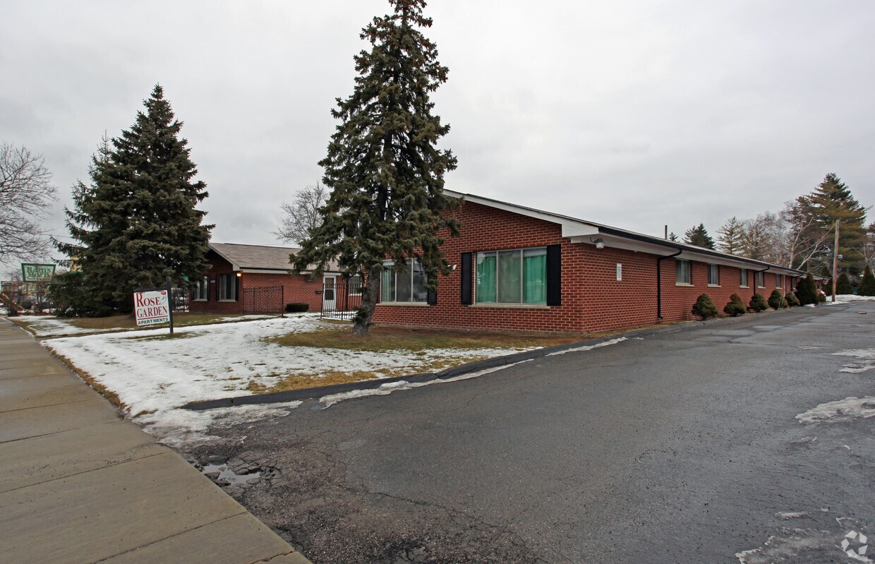 Primary Photo - Rosegarden Apartments