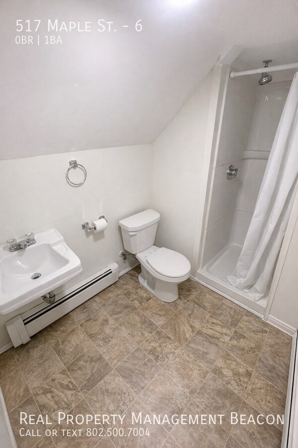 Building Photo - 517 Maple St