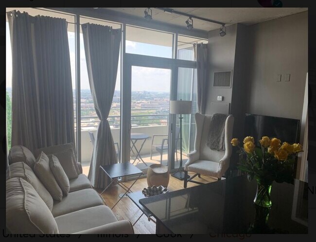 Área de estar - 1720 S Michigan Ave