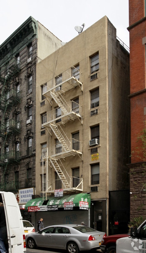 Building Photo - 76 Mulberry St