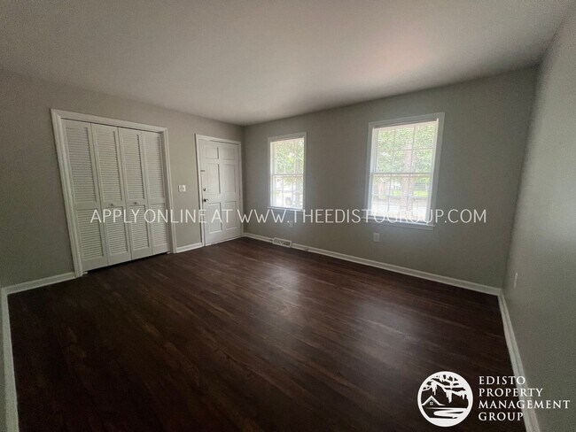 Building Photo - 450 - 452 Wannamaker Street