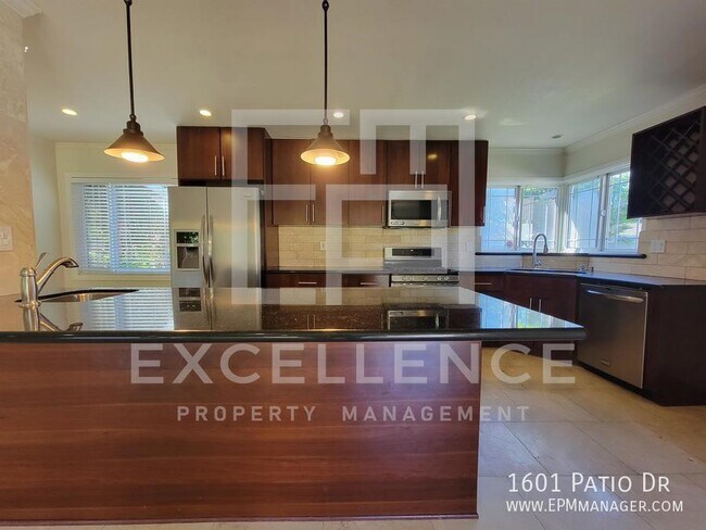 Building Photo - 1601 Patio Dr