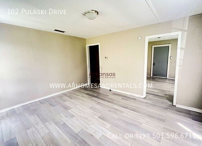 Foto del edificio - 102 Pulaski Dr