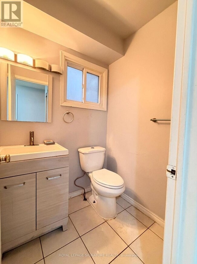 Building Photo - 64 Woodside Ct