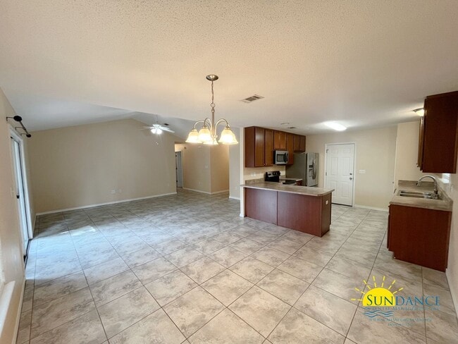 Building Photo - Charming 3-Bedroom Home in the Heart of Ni...