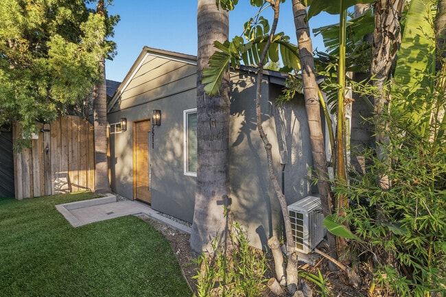 Foto del edificio - 12511 Landale St