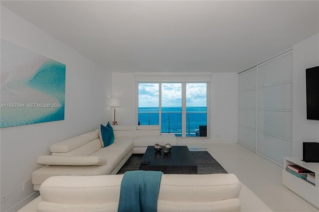 Building Photo - 2301 Collins Ave