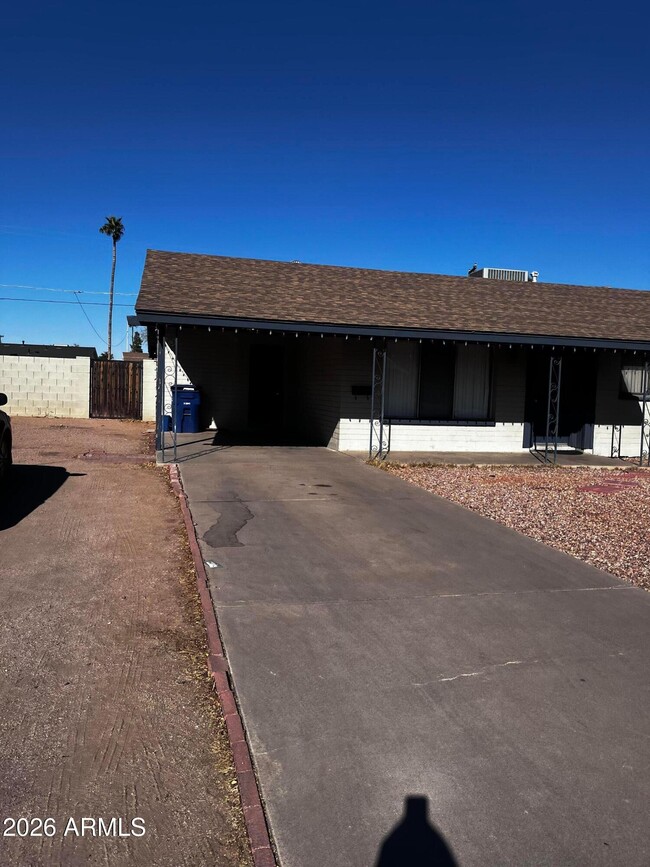 Building Photo - 224 E Hermosa Dr