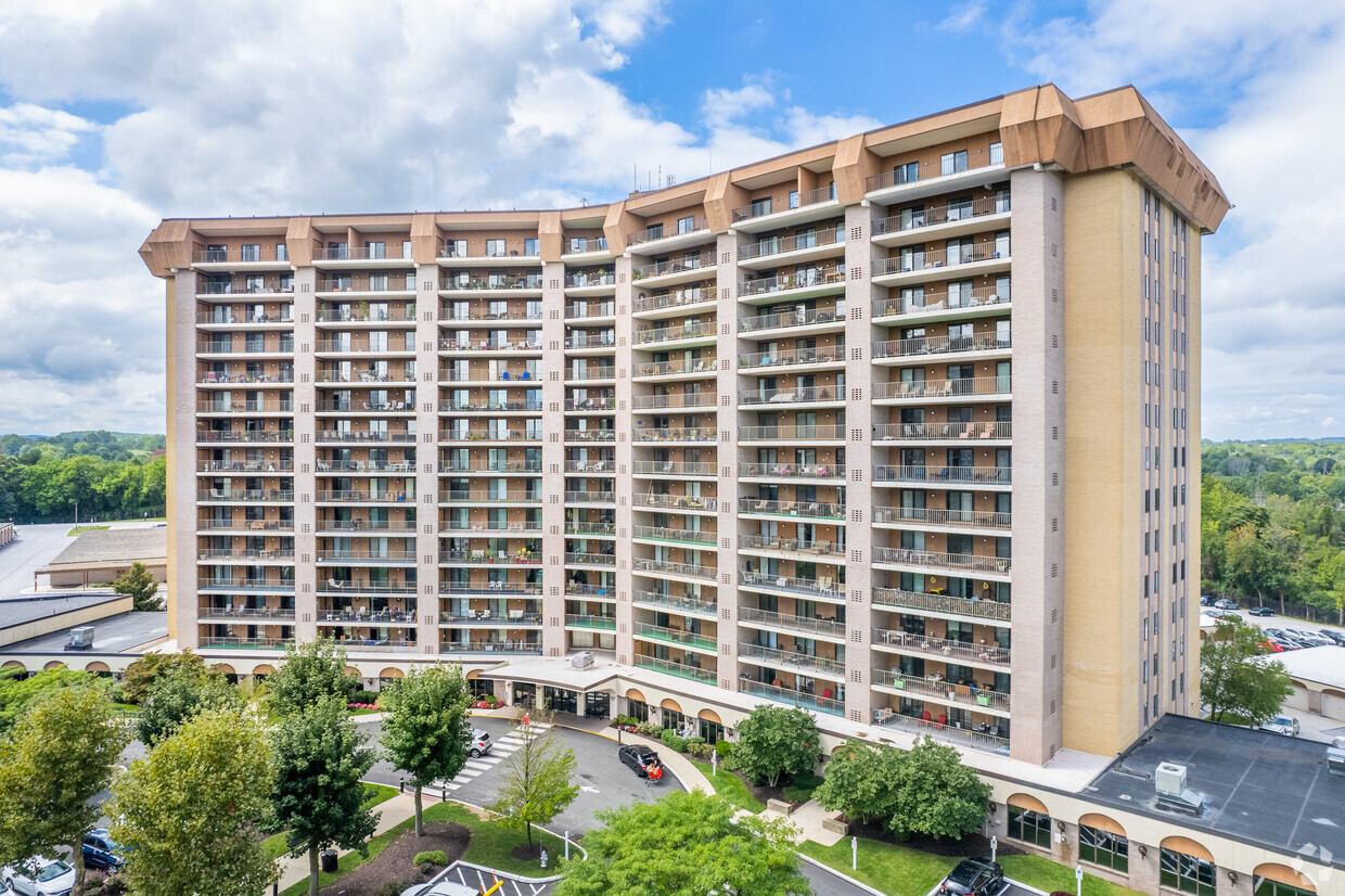 Primary Photo - Valley Forge Towers West