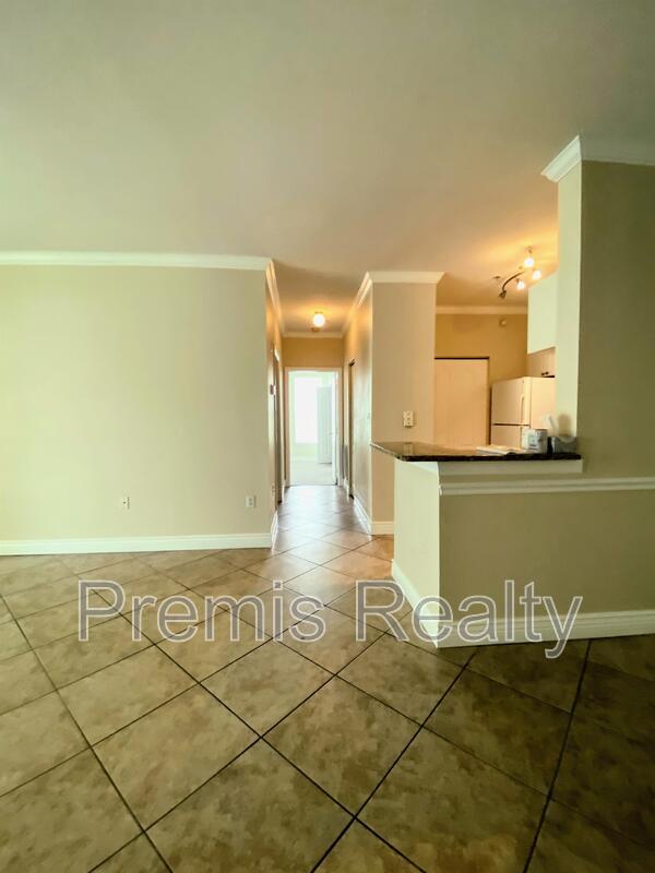 Building Photo - 2705 Via Murano