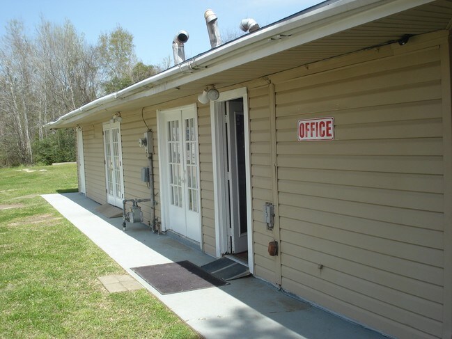 Foto del edificio - Forest Hollow Manufactured Home Community