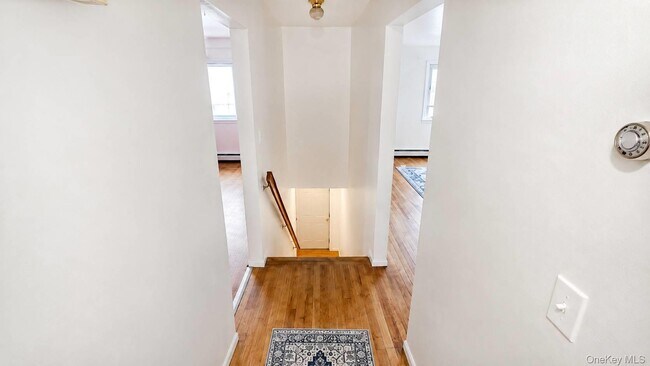 Building Photo - 5 Fishkill Glen Dr