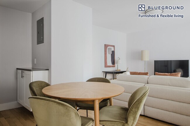 Foto del edificio - 301 E 47th St