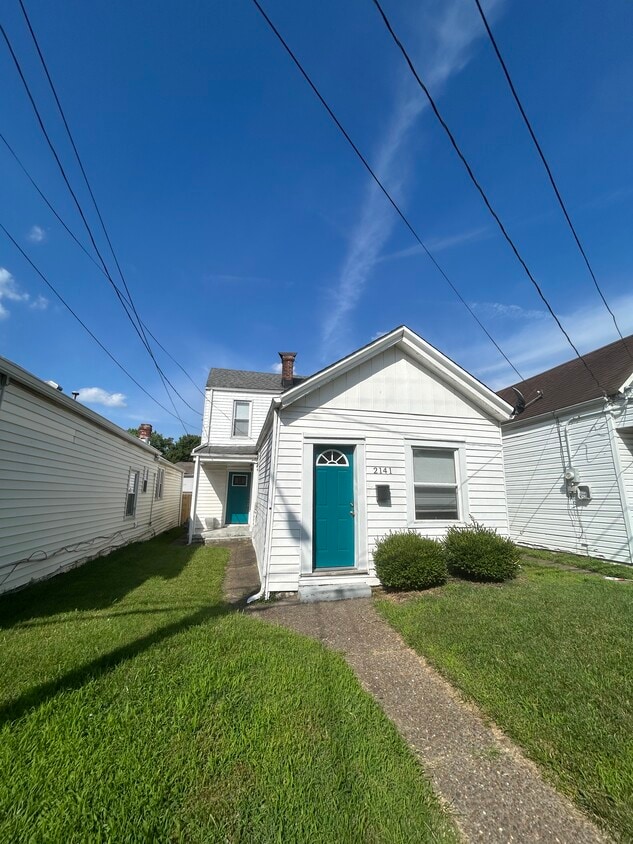 Primary Photo - 2141 Bradley Ave