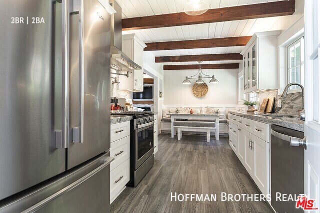 Foto del edificio - 3908 Las Flores Canyon Rd