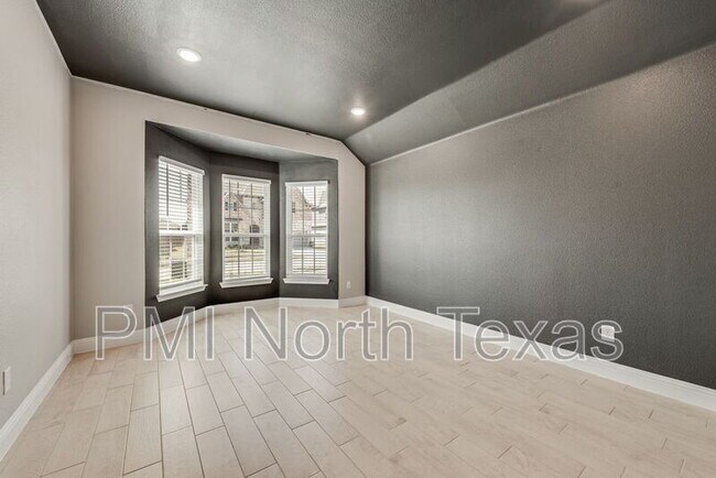 Foto del edificio - 512 Tartane Dr