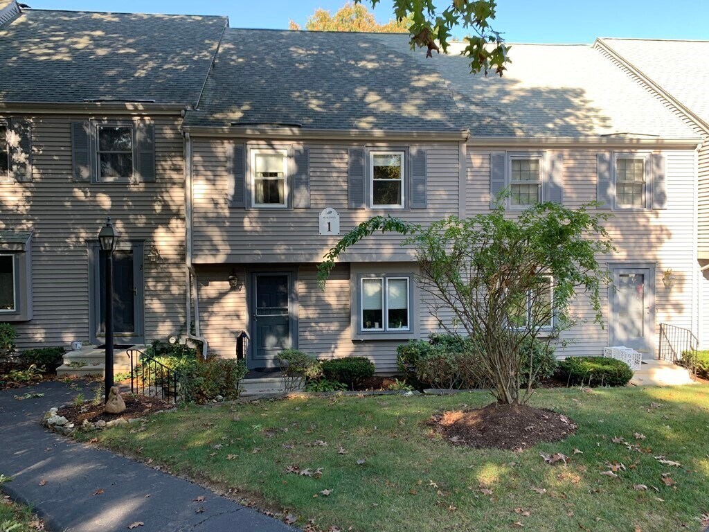 Primary Photo - 1 Oak Ridge Dr