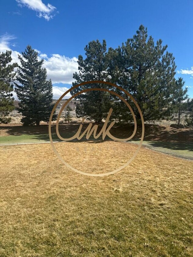 Building Photo - Gorgeous Gardnerville home