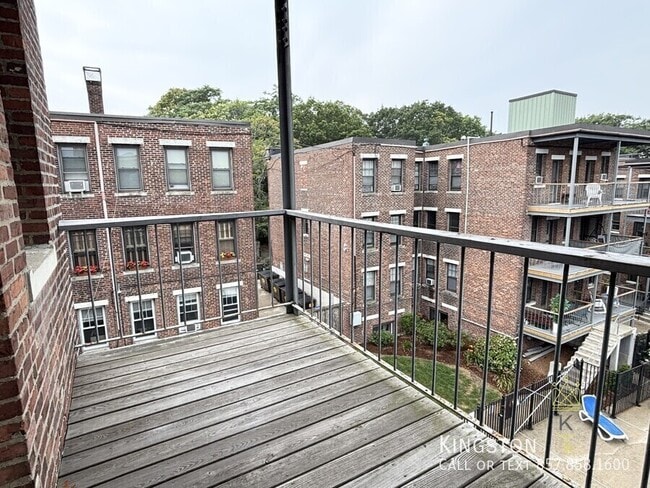 Foto del edificio - 120 Sutherland Rd