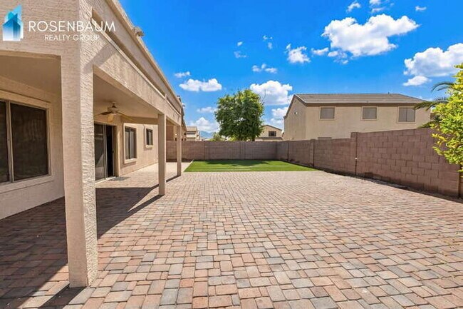 Building Photo - Beautifully charming 4-beds, 3-baths two-story home in the desirable Estrella Park community!