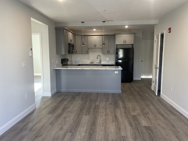 Building Photo - 16 Wendell St