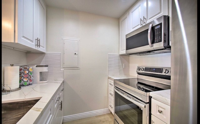Building Photo - 232 E Surfside Dr
