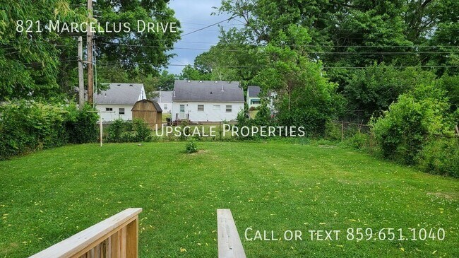 Building Photo - 821 Marcellus Dr