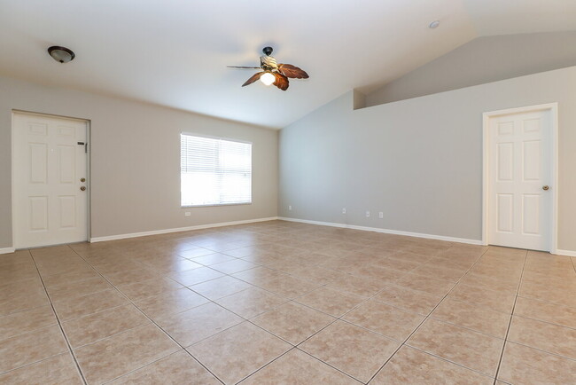 Foto del edificio - 800 SW 8th Pl
