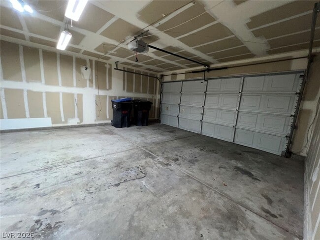 Building Photo - 635 Delorean Dr