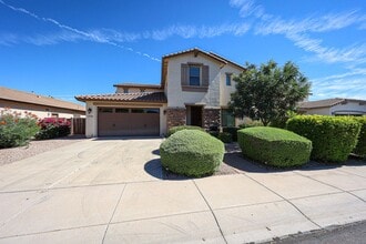 Building Photo - 2744 E Donato Dr