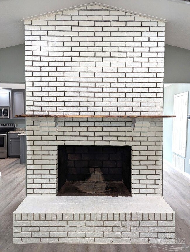 Foto del edificio - 6045 Hamilton Bridge Rd