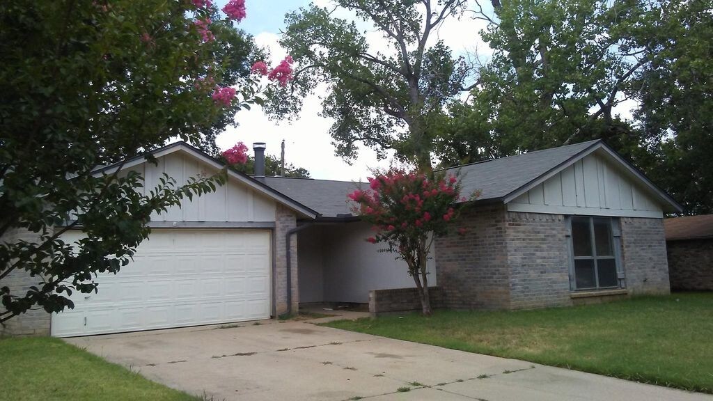 Primary Photo - 3505 Willow Ridge Dr
