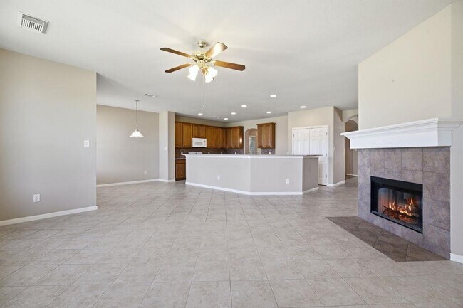 Foto del edificio - 904 Winding Creek Pl