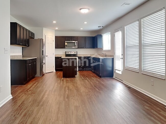 Building Photo - 9857 Cedar Cove