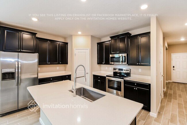 Foto del edificio - 9853 Lemon Grass Ln