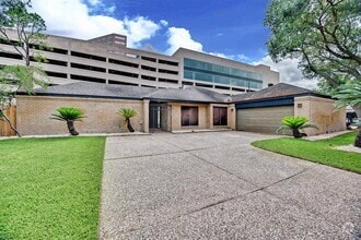 Building Photo - 15626 Whitewater Ln