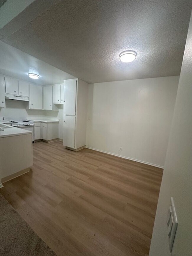 Foto del edificio - 3 BEDROOM PEPPERTREE CONDO IN VENTURA