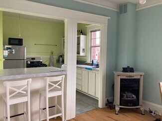 Building Photo - 2109 NW Irving St