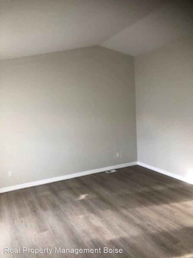 Building Photo - 4 br, 2 bath House - 648 W Woodbury Drive