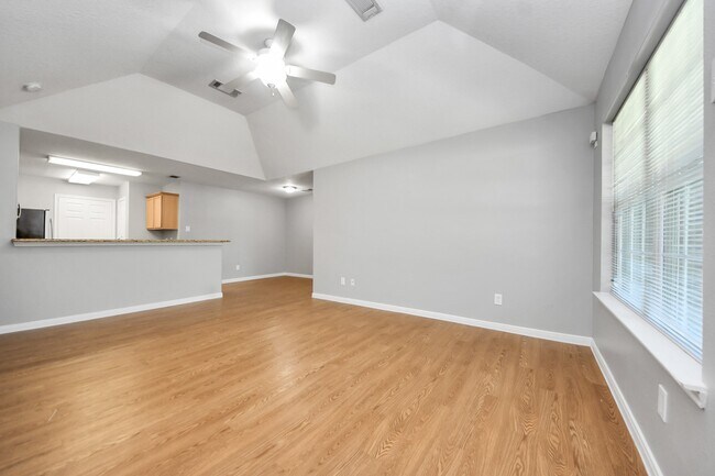 Foto del edificio - 1324 S Johnson St