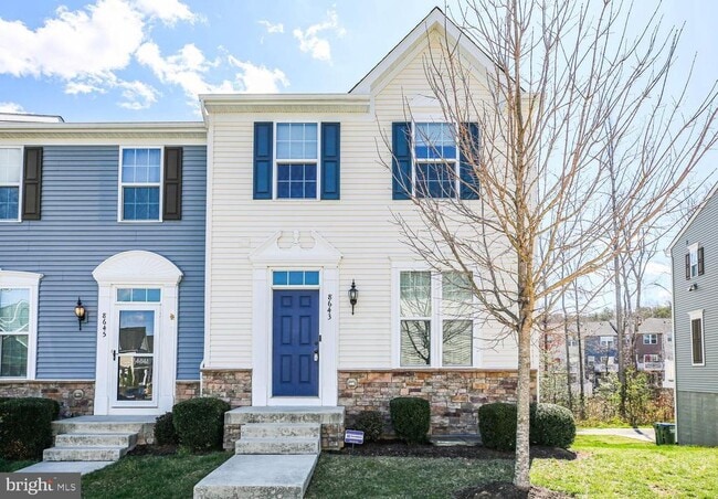 Building Photo - 8643 Rosecrans Ln