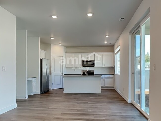 Building Photo - 7745 Selah St SW