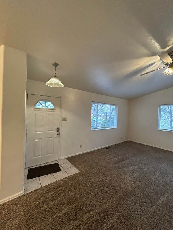 Foto del edificio - 895 S Knox Dr