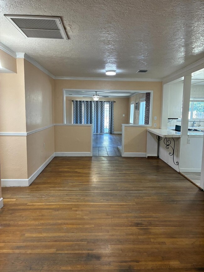 Building Photo - 3092 W Floradora Ave