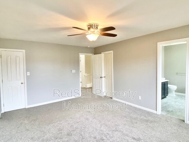 Building Photo - 913 Foxboro Dr