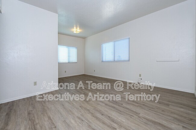 Foto del edificio - 312 E 24th St