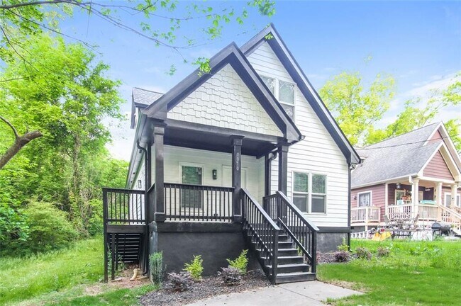 Building Photo - 1070 4th St NW