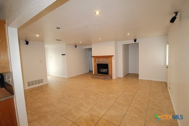 Building Photo - 3809 Joshua Taylor Dr