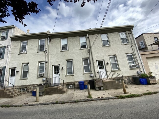 Foto del edificio - 3454 Sunnyside Ave