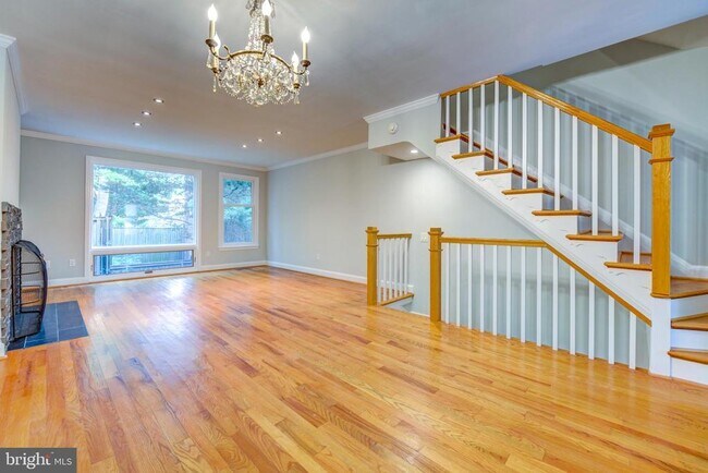 Building Photo - 2530 Queen Annes Ln NW